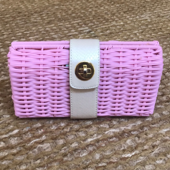 Lilly Pulitzer Handbags - Lilly Pulitzer Pink Clutch